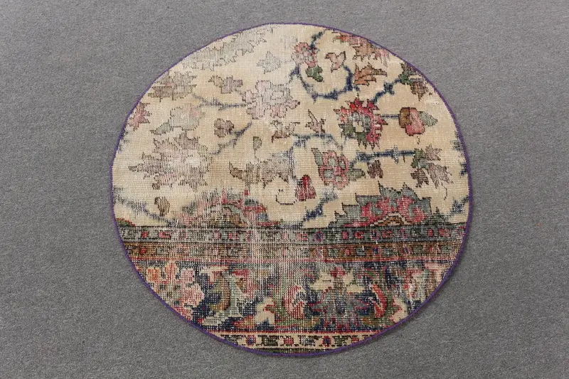 Elegante Alfombra Oriental Beige 3,3x3,31ft con Detalles Rojos