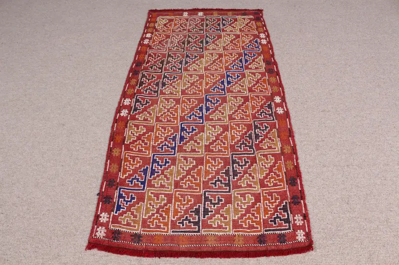 1.8x3.5フィートのレッドチェックラグ、エレガントで耐久性があります。