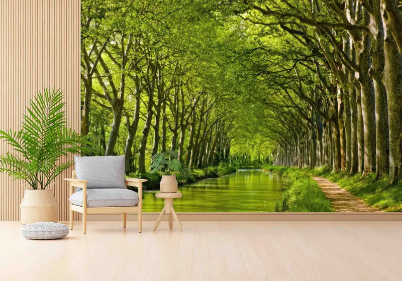 Elegante bedruckte Tapete mit französischer Landschaft und grünem Baumbauernhaus