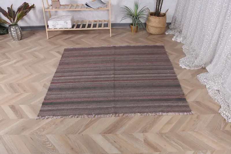 Vintage Türk Kilim Vurgulu Halı 4.6x4.6 ft, Kahverengi Soyut Halı Yün - 1