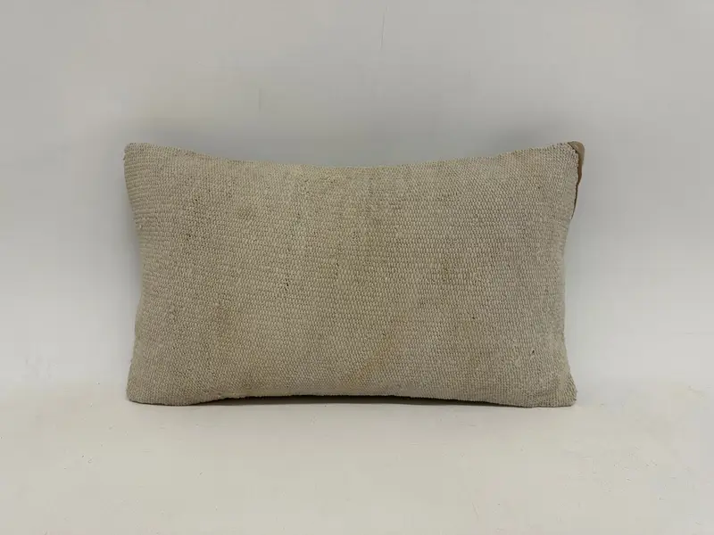 Gedämpftes Kissengehäuse, türkisches Kissen, 12 x 20 weißes Kissen, rustikales Kissen, Vintage -Kilim -Wurfkissen, türkisches Kilim -Kissen, Kissengehäuse - 1