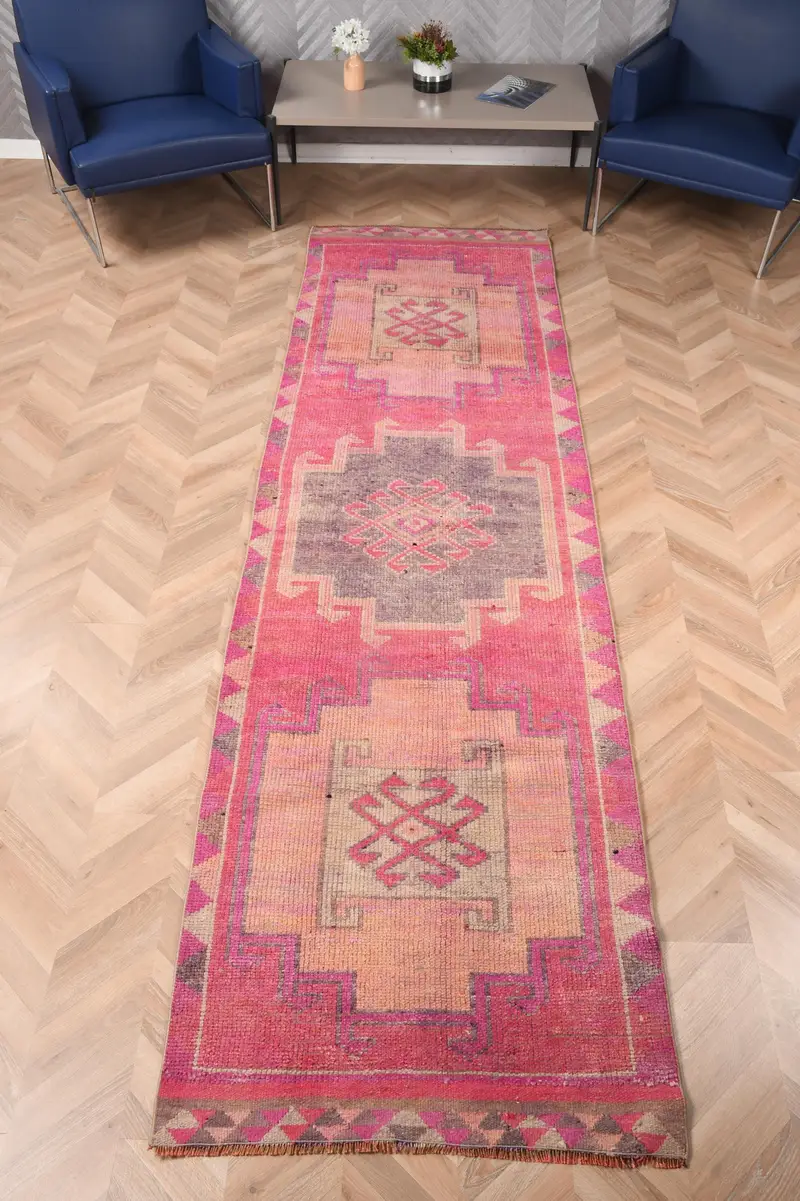 Türk Vintage Halı, Yolluk 3x11.2 ft (90x341 cm) Halı, Kırmızı Hayvan Desenli Yün Halı - 1