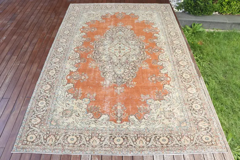 Alfombra hecha a mano en color naranja y beige, 0,6x10,1 pies con lunares