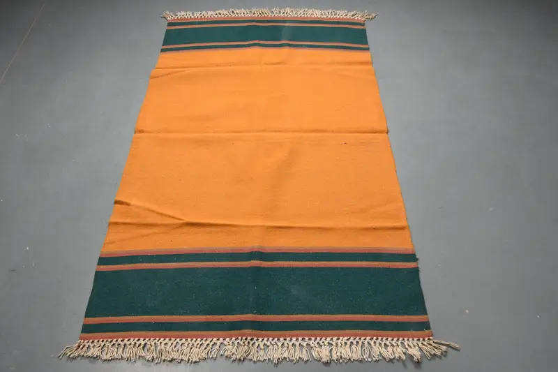 ピンクのアニマルプリントラグ、3.6x5.8フィートの鮮やかな装飾