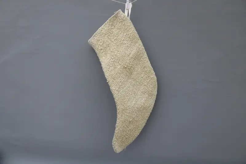 Beyaz Süslemeli Zarif Bej Noel Çorabı, Şenlikli Tatil Dekoru