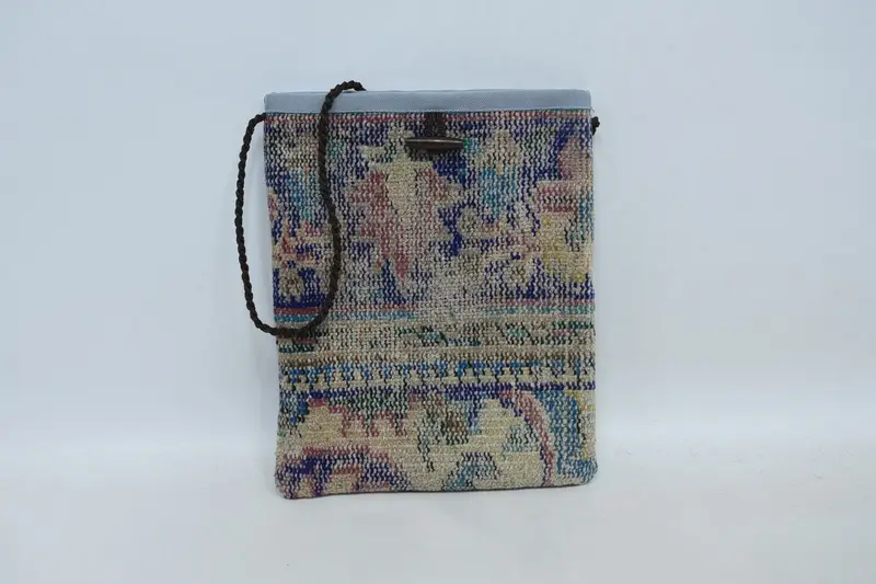 ミリタリースタイル ウール ショルダーバッグ ジッパー付き キリムバッグ