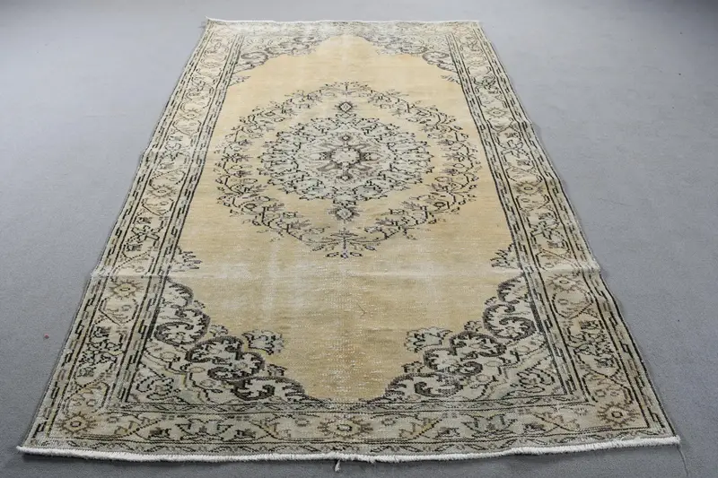 Alfombra de 5,2x8,4 pies, alfombra vintage grande, alfombra con bordes de Oushak beige - 1