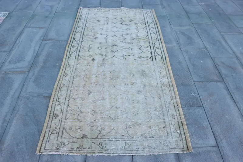 Braun-grün gestreifter Teppich, 3,4 x 6,8 Fuß, schickes Dekor