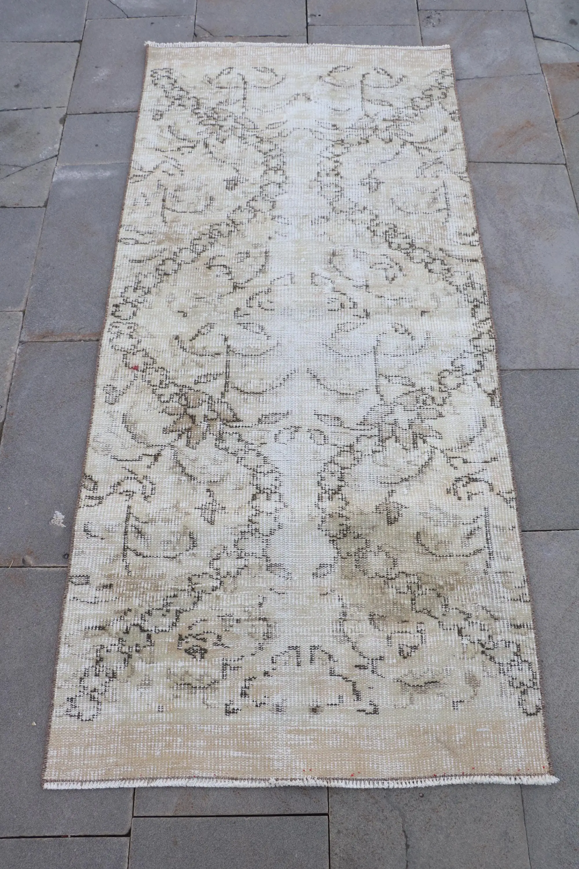 Turkish Vintage Rug 2.6x5.7 ft, White Bordered Rug - 1