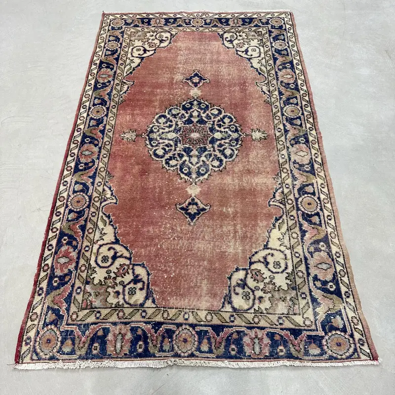 Purple Moroccan Rug, 3,9x6,6 ft with Blue Accents