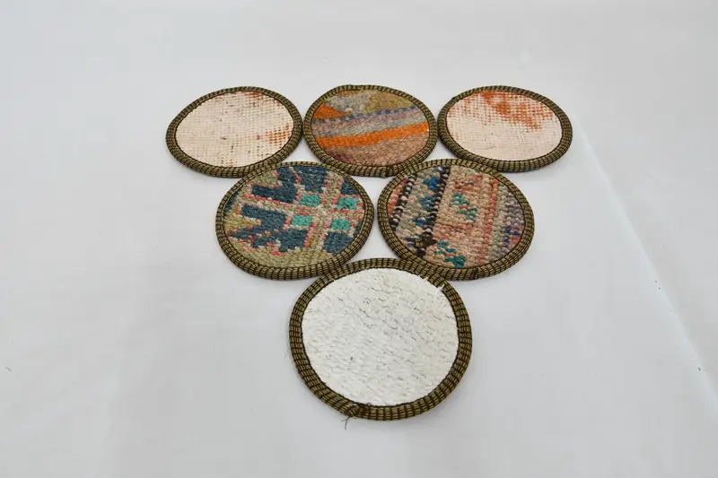 Boho Untersetzer in Beige und Orange, runde Teppichuntersetzer