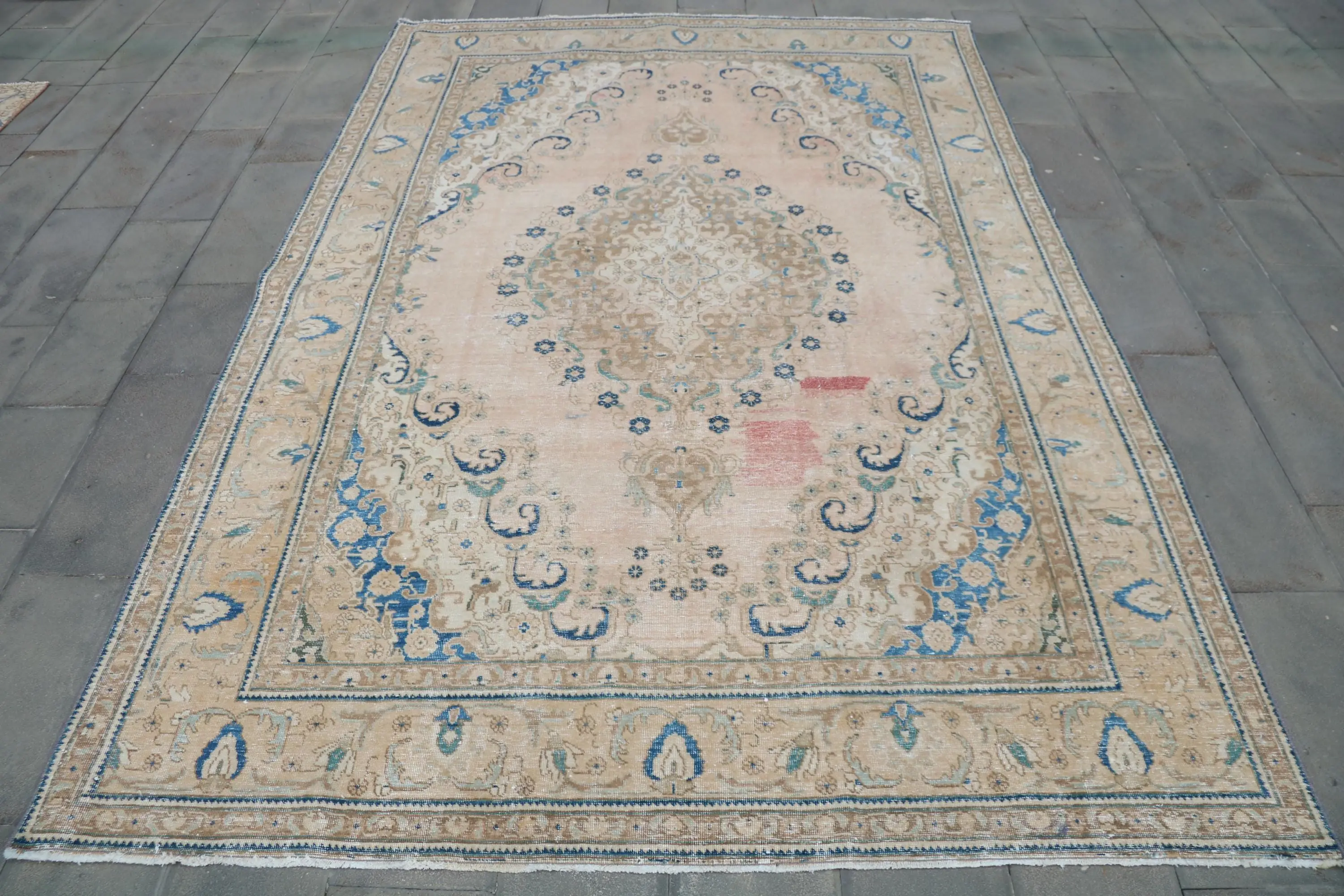 Türkischer Vintage-Teppich, 8 x 11,8 Fuß großer Übergröße-Teppich, blauer Blumenteppich - 1