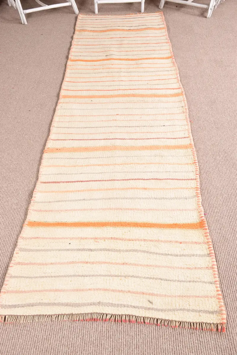 Türkischer Vintage-Läuferteppich, 2,9 x 10,3 Fuß, weiß-orangefarbener Teppich - 1