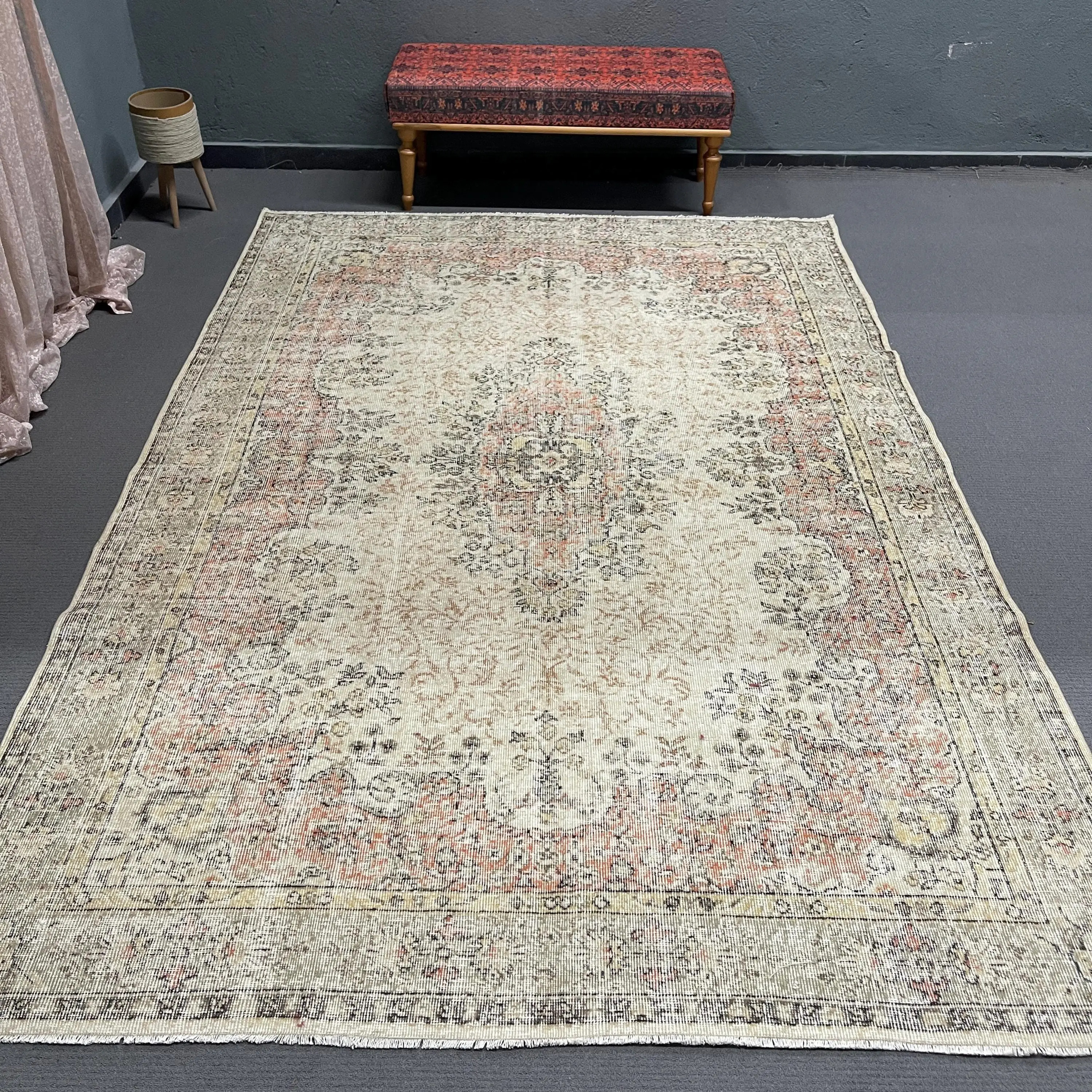Vintage 6.9x10.3 ft Rug, Turkish Oversize Rug, Gray Animal Print Rug - 1