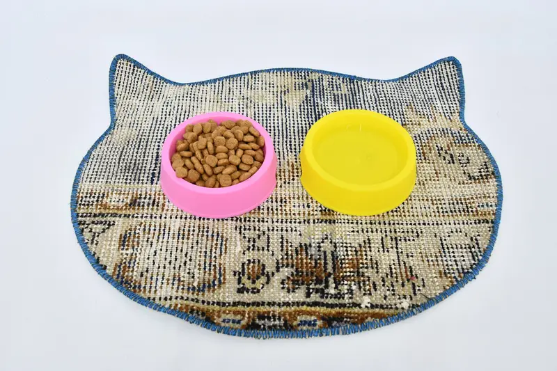 Orta Mavi ve Bej Pamuklu Köpük Dolgulu, Dayanıklı Evcil Hayvan Yastığı