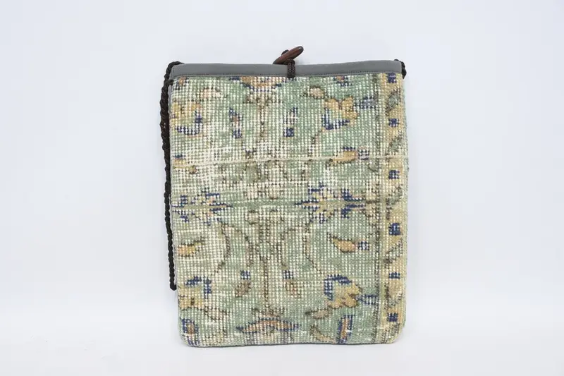 ヴィンテージモチーフのミニマリストウールショルダーバッグ、キリムバッグ