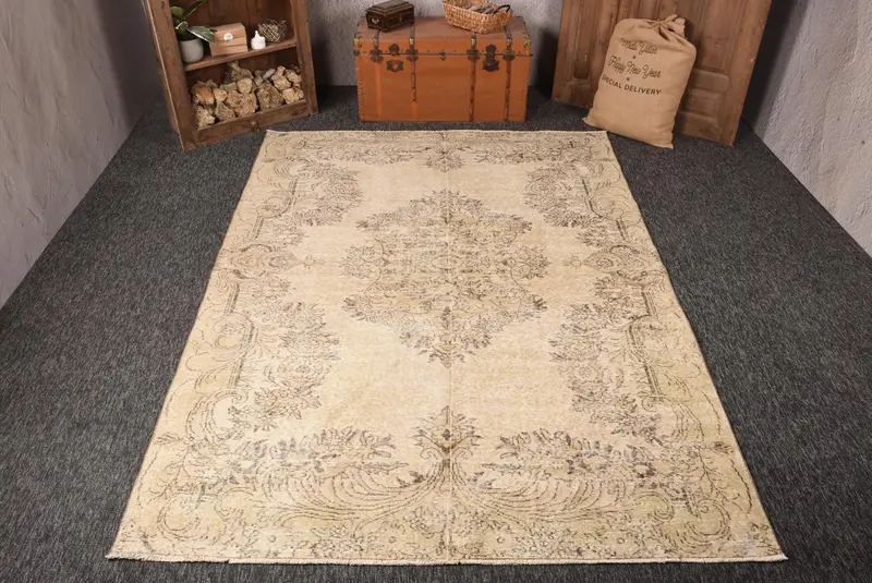 Vintage Rug, 6.4x9.4 ft Large Rug, Beige Floral Wool Turkish Rug - 1