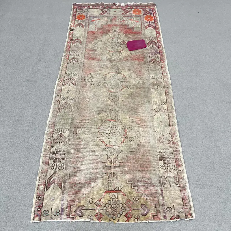 Elegant Beige Moroccan Rug, 2.9x7.4 ft with Red Accents
