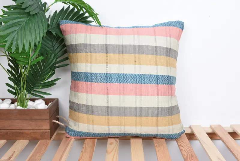 El Yapımı Çizgili Kırlent, 20x20 Nakışlı Kırlent