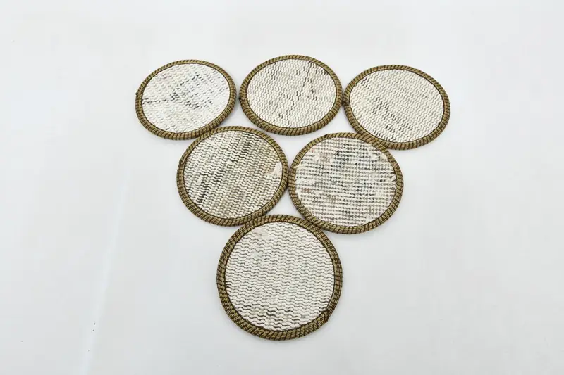 Boho beige und grüne runde Untersetzer, einzigartige ethnische Untersetzer