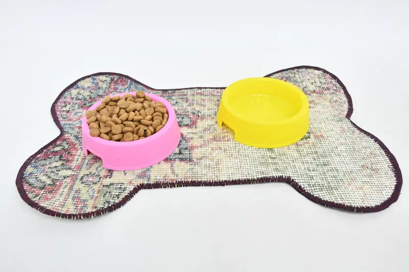 Bohemian Beige & Bronze Round Wool Placemat, Traditional Design