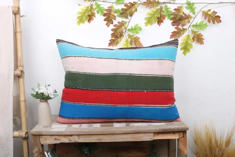 Blau & grün gestreiftes Kissen, Vintage besticktes Wurfkissen