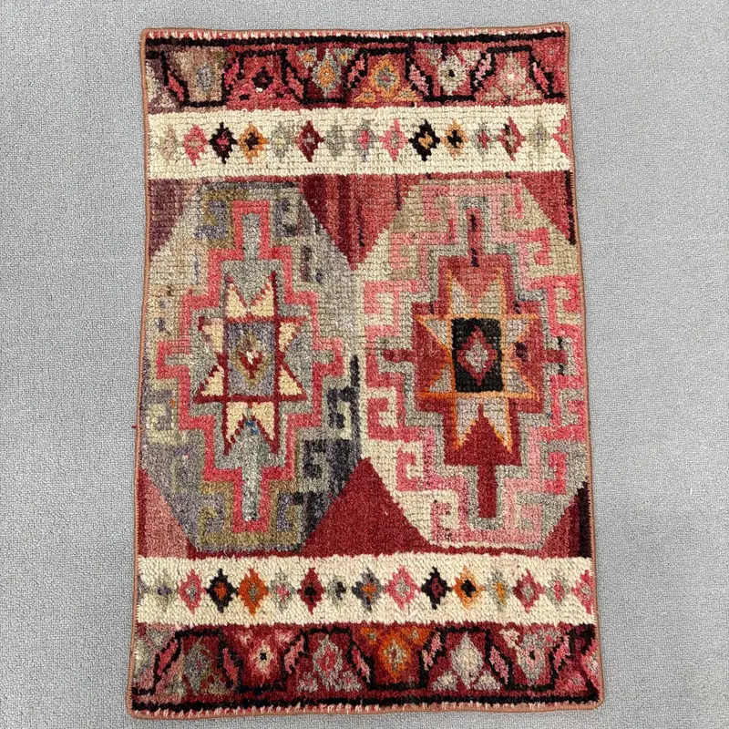 1.7x2.6 ft Vintage Halı, Türk Küçük Halı, Kırmızı Gri Hayvan Baskı Yün Halı - 1