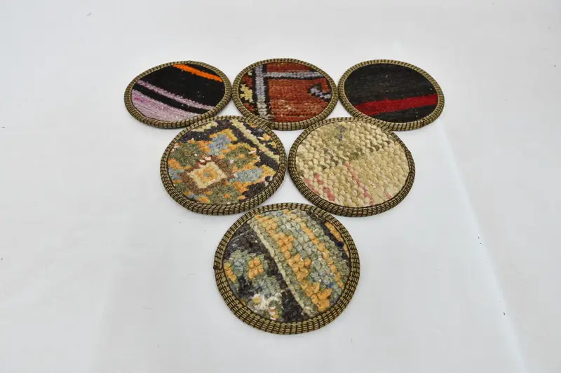 Mavi ve Kahverengi Dairesel Bardak Altlıkları, Benzersiz ve Dayanıklı Halı Bardak Altlıkları