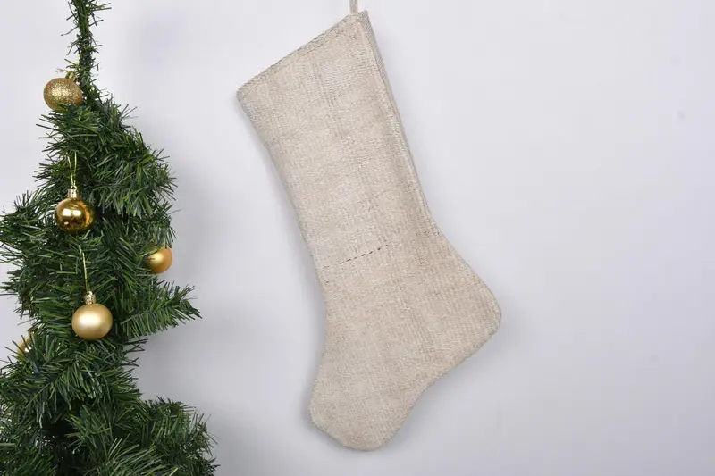 Şenlikli Noel Süsleri Deseni, 7 İnç Genişliğinde Noel Çorabı