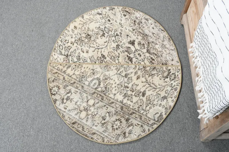 ベージュ&ブラウンポルカドットラグ、2.5x2.9フィートシックな装飾