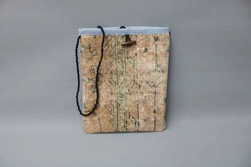 ヴィンテージモチーフのスチームパンクキリムバッグ、ウールクロスボディバッグ