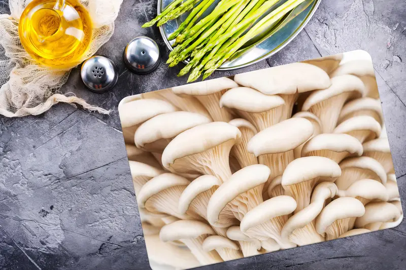 キノコプリントのガラスまな板、安全で衛生的なキッチンの必需品