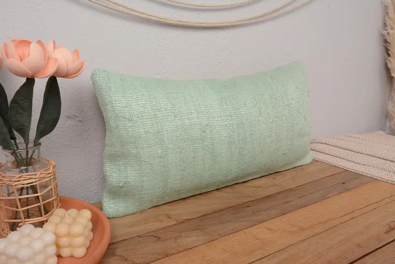 Almohada verde del suroeste hecha a mano, almohada de lanzamiento rectangular vintage de 12x24