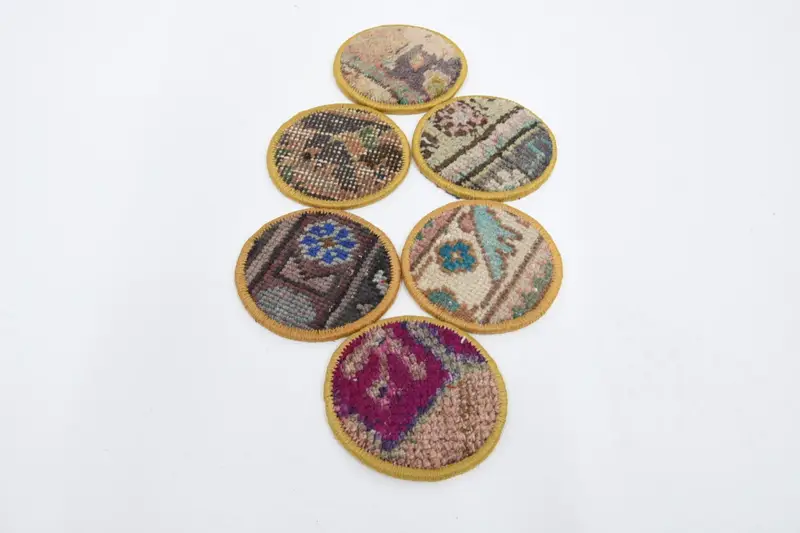 Posavasos marrones y bronce, posavasos duraderos y elegantes.