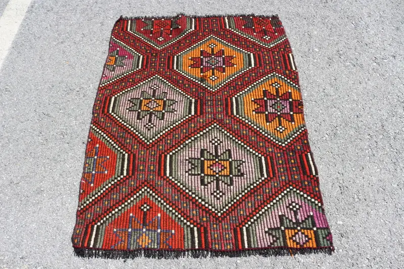 Alfombra turca vintage de 3,1x4,2 pies, alfombra pequeña, alfombra de lana roja Kilim - 1