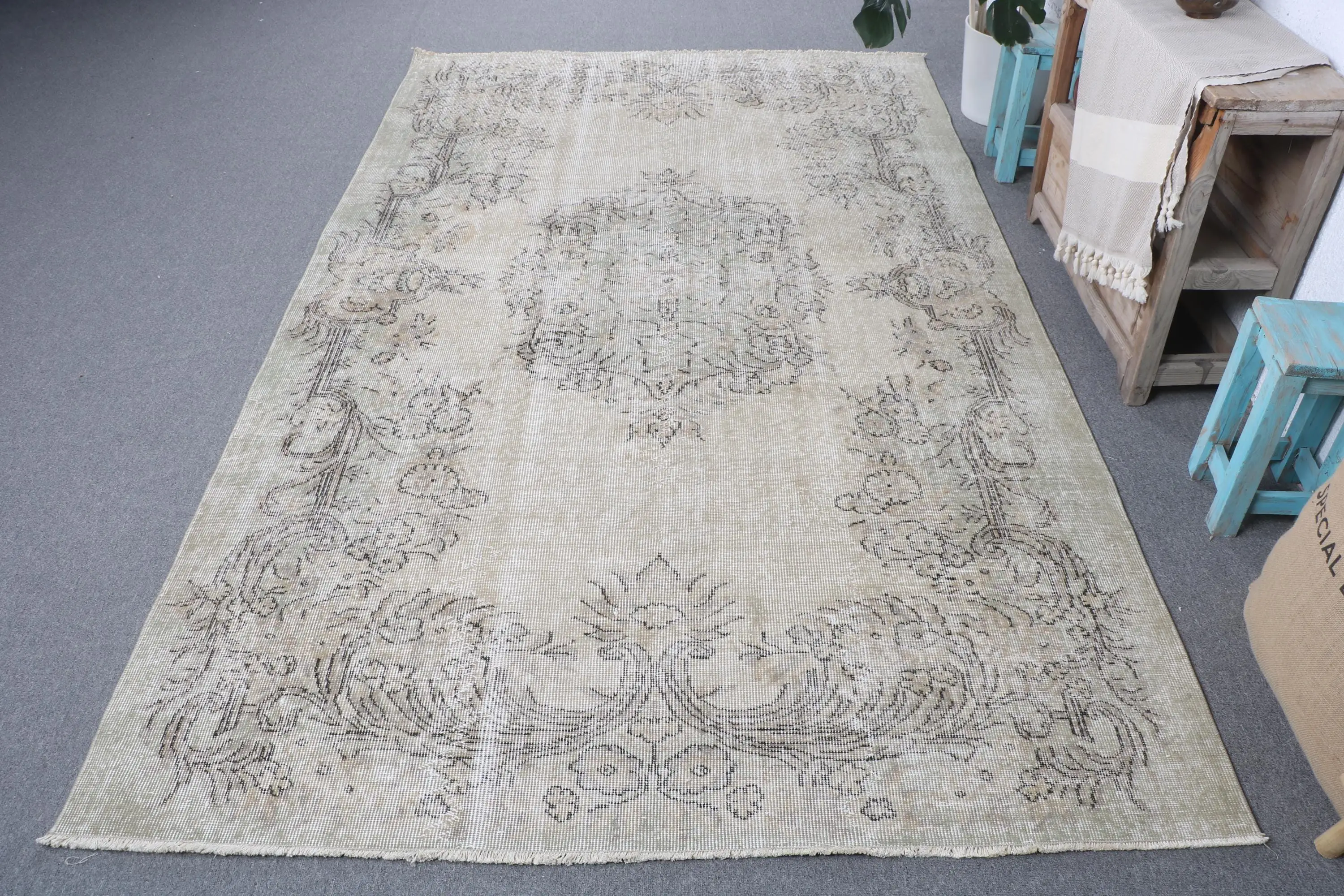 Türk Vintage Halı, 5.3x9.2 ft Büyük Halı, Gri Siyah Puantiyeli Halı - 1