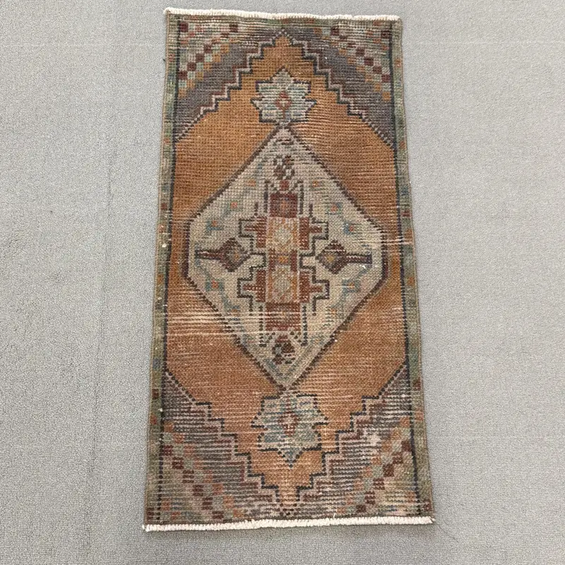 1.3x2.9 ft Vintage Halı, Küçük Türk Halısı, Kahverengi Hayvan Baskı Halı - 1