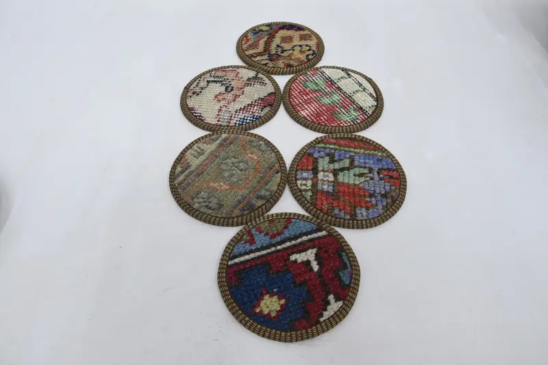 ブルーとブラウンのキリムコースター、丈夫でスタイリッシュなドリンクコースター