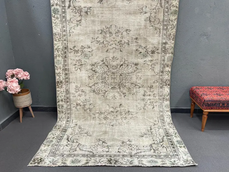 5,4x9,1 ft türkischer Vintage Teppich, großer Teppich, beige Oushak Pflanzen & Bäume Teppich - 1