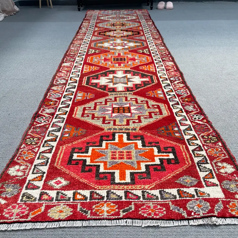 Türkischer Vintage-Teppich, 3 x 11,7 Fuß großer Läuferteppich, rot-orange karierter Teppich - 1