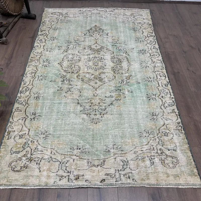 Yeşil İkat Halı, 4,9x8 ft, Zarif ve Çok Yönlü