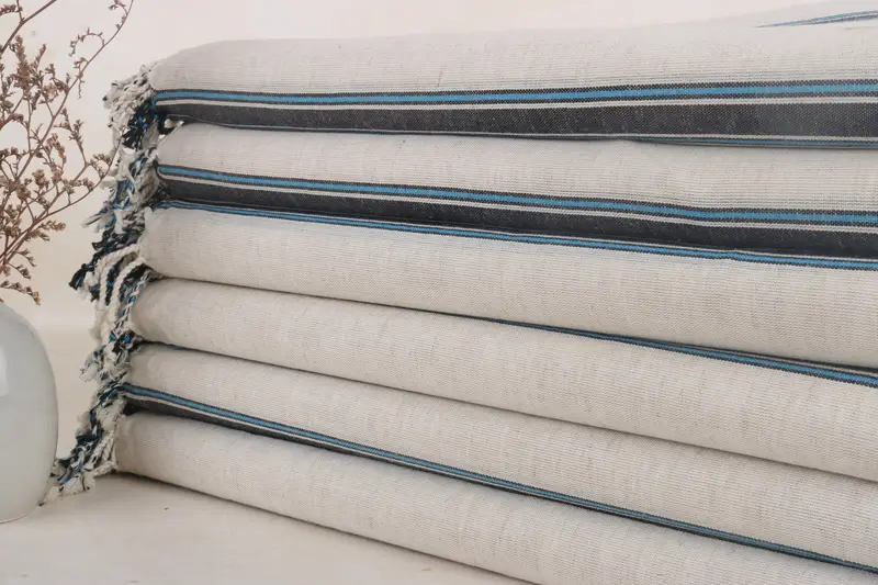 Gestreiftes Handtuch aus marineblau-türkiser Baumwolle, personalisierbar, 38 x 71 Zoll