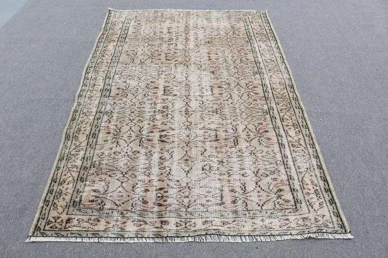 Kahverengi & Kırmızı Halı, 4,7x6,9 ft Çizgili Geometrik Tasarım