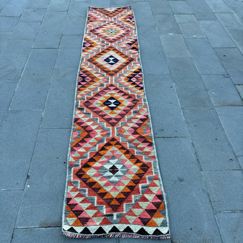 Vintage Kelim Läufer Teppich 2,2x10,4 ft (66x317 cm), türkischer orangefarbener Ikat-Teppich - 1