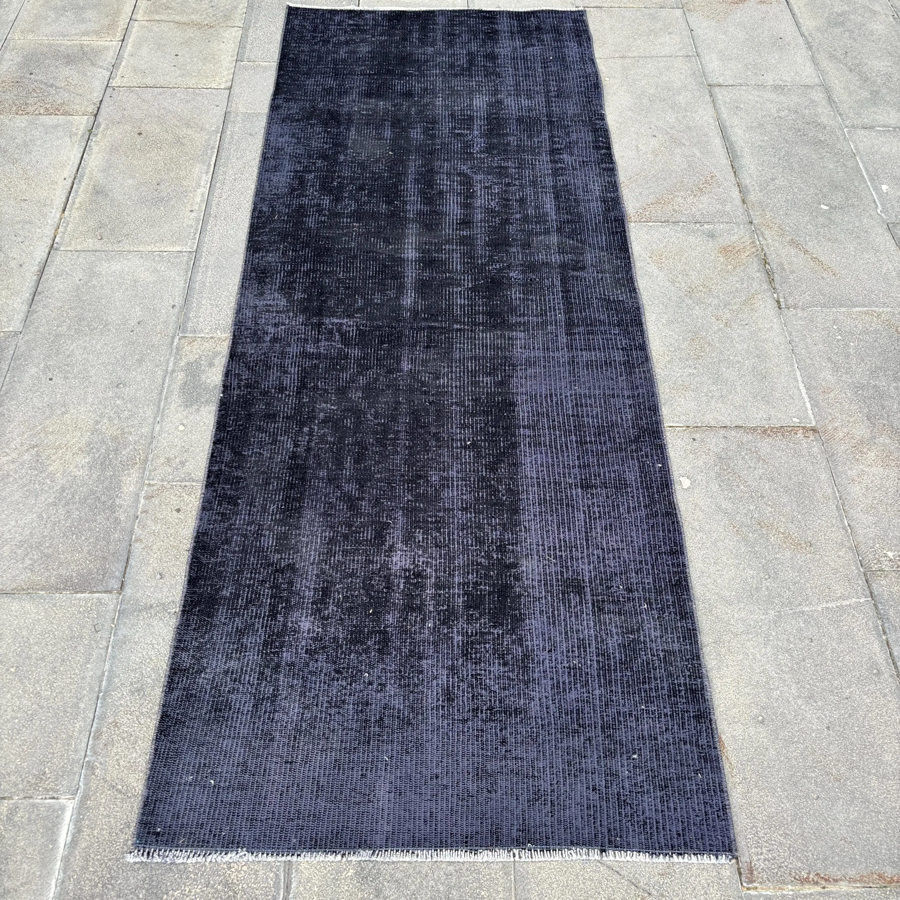 Türkischer Vintage-Läuferteppich, 82 x 220 cm, schwarzer gepunkteter Teppich - 1