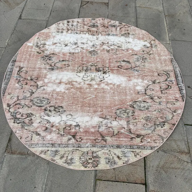 Rosafarbener geometrischer Teppich, 4,8 x 4,8 Fuß mit Blumenmotiven