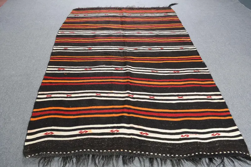 Turkish Kilim Rug 5.1x7.6 ft, Black Red Abstract Wool Vintage Rug - 1