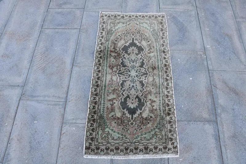 1,7x3,4 ft türkischer Vintage Teppich, kleiner Teppich, Oushak brauner Wollteppich - 1