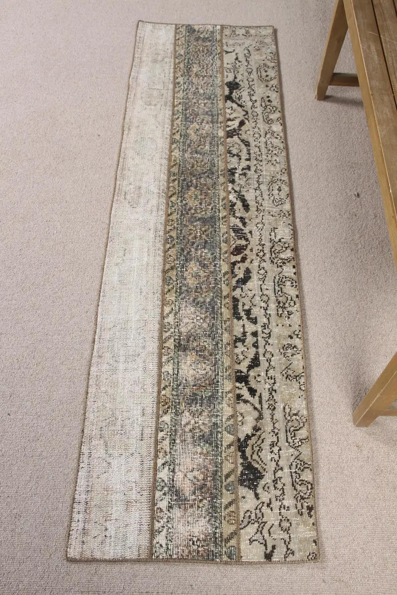 Eleganter beiger Teppich mit grünen Punkten, 1,8 x 6,4 Fuß