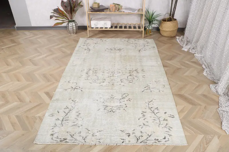 Alfombra de 4.4x7.2 pies, Alfombra vintage de área, Alfombra floral Oushak blanca - 1